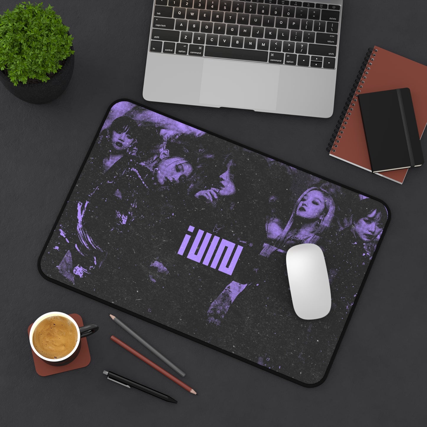 (G)I-DLE Desk Mat