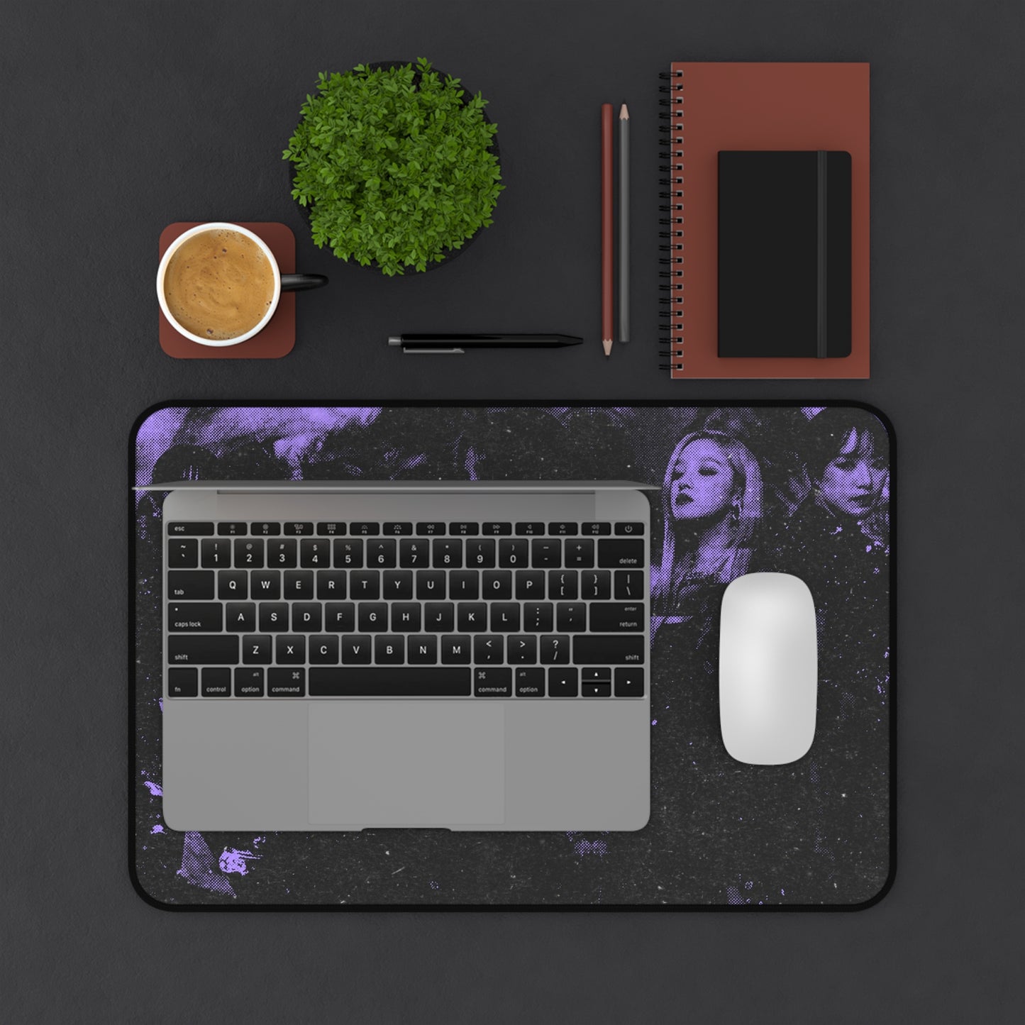 (G)I-DLE Desk Mat